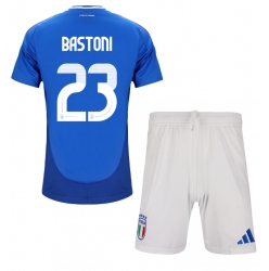 Italien Alessandro Bastoni #23 Heimtrikot Kinder EM 2024 Kurzarm (+ kurze hosen)